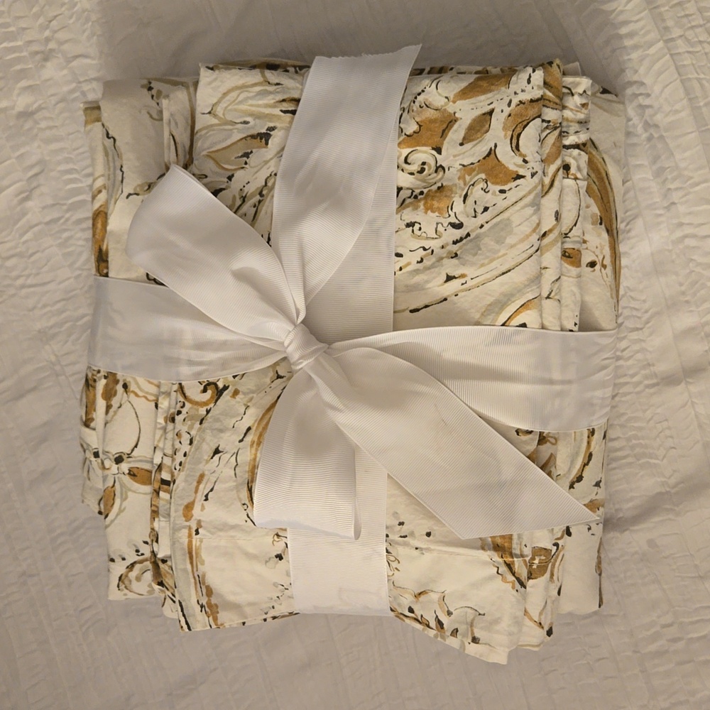 Pottery Barn Full Queen Duvet and 3 Shams